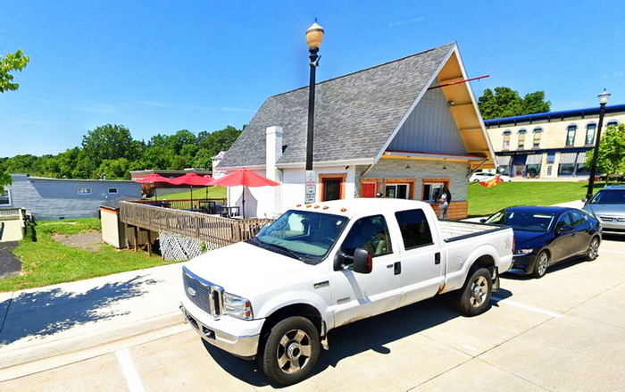 Dog n Suds (DogNSuds, Dog-N-Suds) - Montague - 4575 Dowling St - New Location (newer photo)